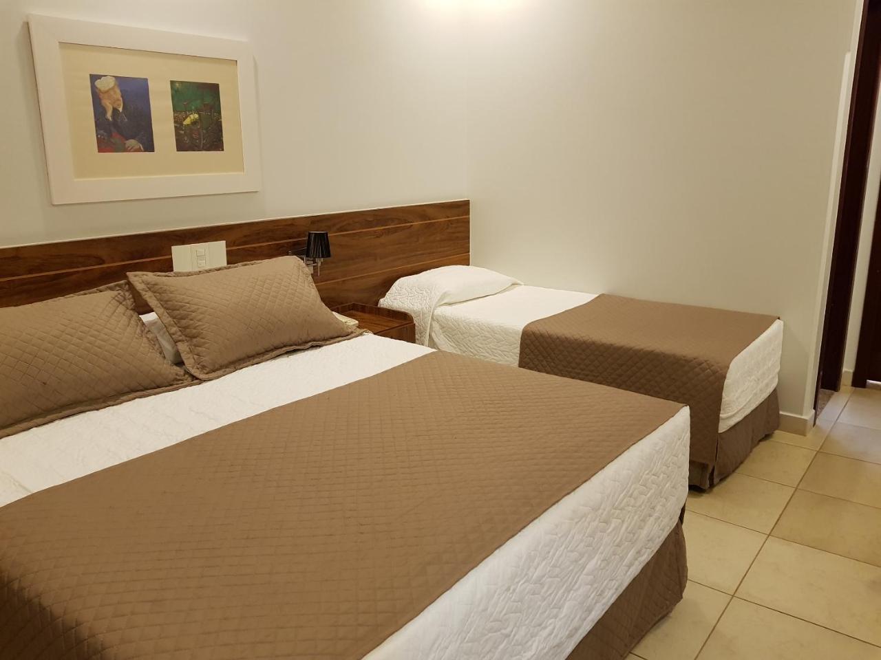 Hotel Das Palmeiras Paracatu Exterior photo